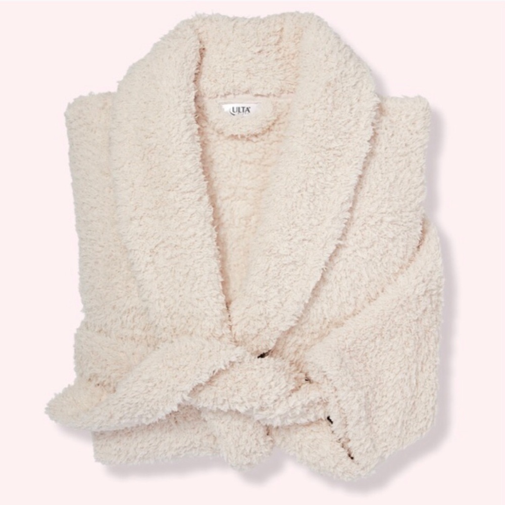 Ulta robe NWT
